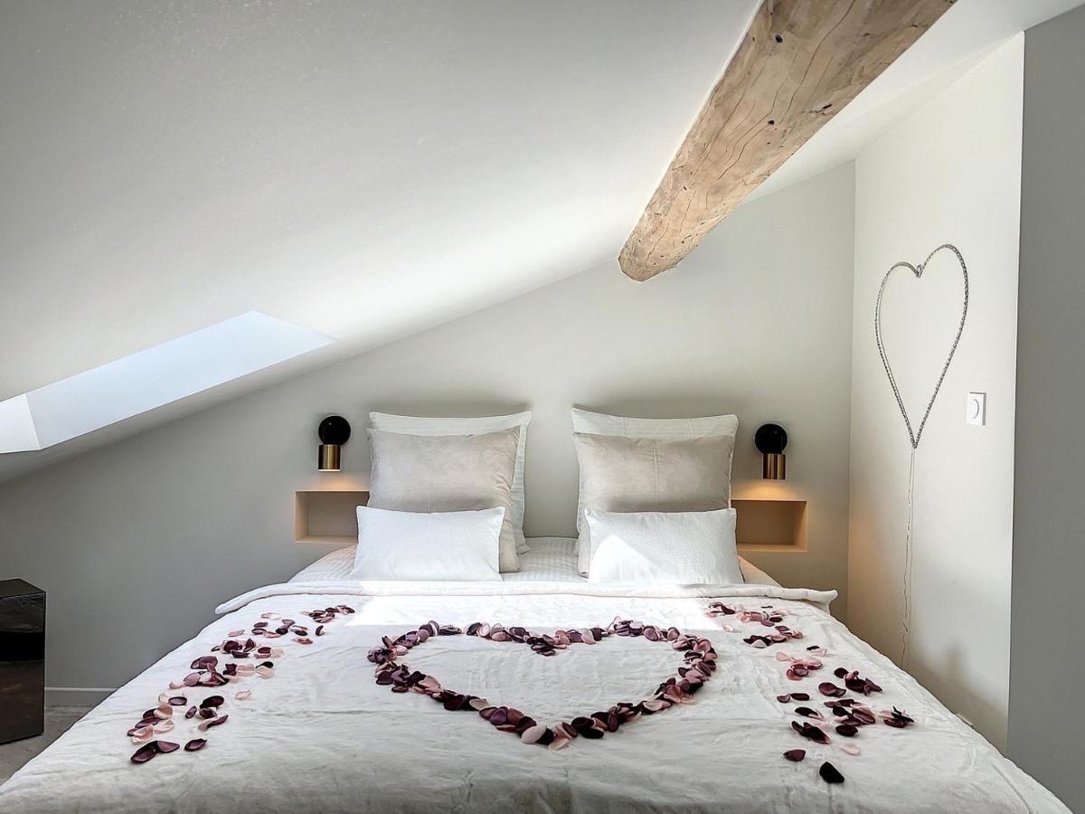 Cocon Blanc Calin Avec Jacuzzi Privatif - Loveroom Insolite Saint-Etienne  Exterior photo